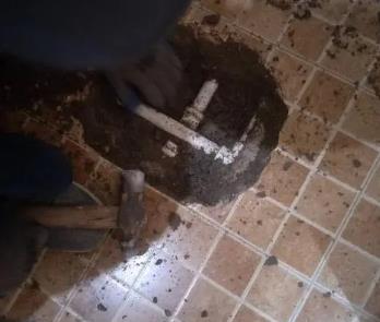 钟祥卫生间漏水维修公司为您分享下卫生间渗水如何处理及注意事项